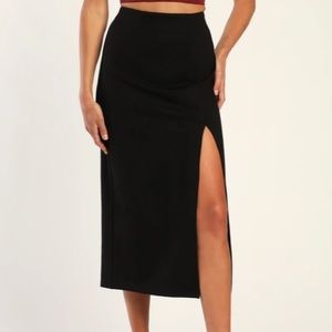 NWOT Abercrombie and Fitch black midi skirt with slit
